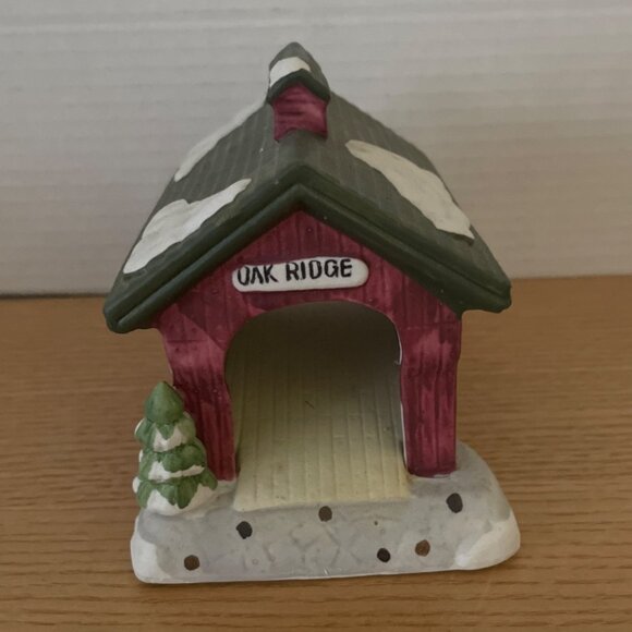 Vtg Lemax Oak Ridge Covered Bridge Christmas Village Hand-Painted Porcelain 1992 - Picture 2 of 11